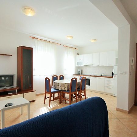 Apartment Bilic With Balcony Porec Esterno foto