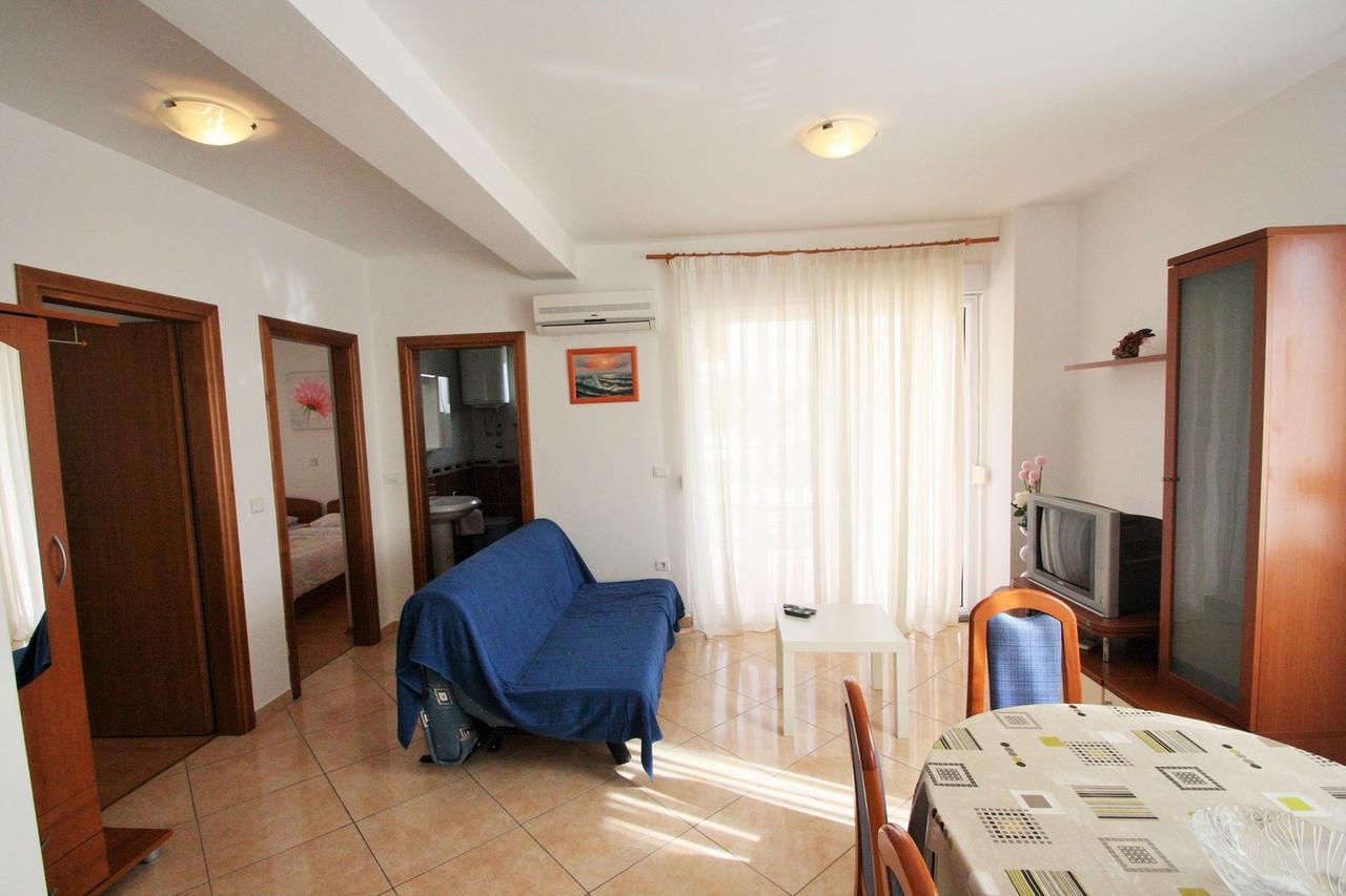 Apartment Bilic With Balcony Porec Esterno foto