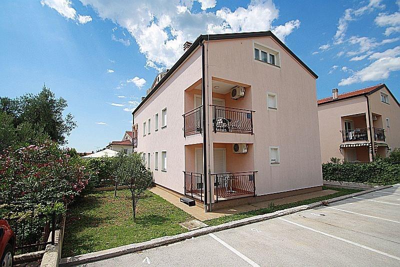 Apartment Bilic With Balcony Porec Esterno foto